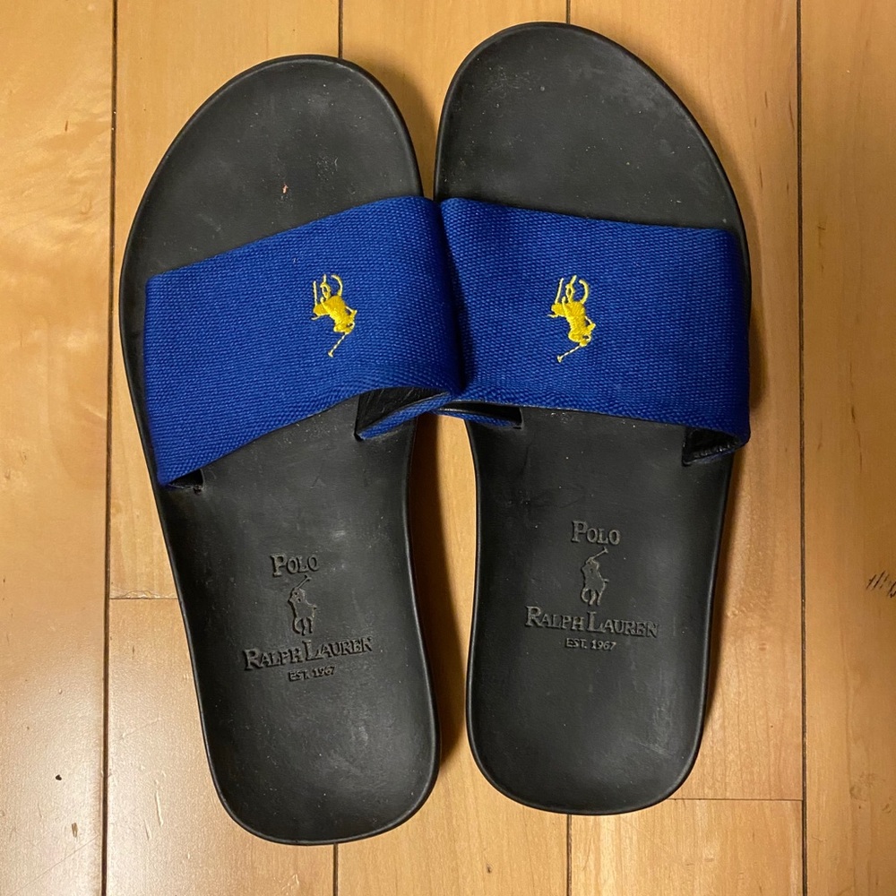 Rubber slippers